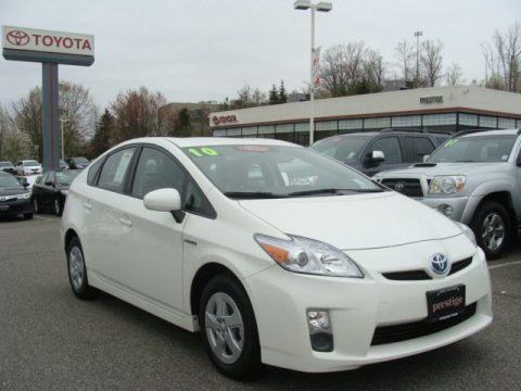 Blizzard White Pearl Toyota Prius Hybrid II.  Click to enlarge.