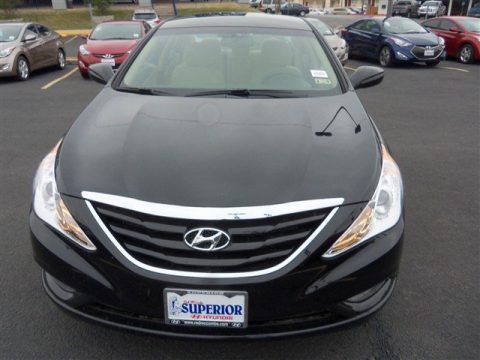 Midnight Black Hyundai Sonata GLS.  Click to enlarge.