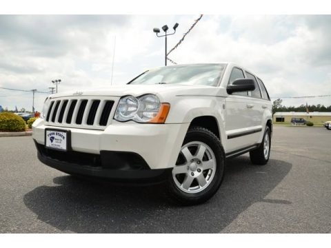 Stone White Jeep Grand Cherokee Laredo 4x4.  Click to enlarge.