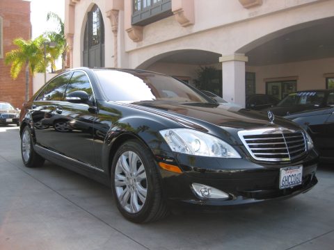 Black Mercedes-Benz S 550 Sedan.  Click to enlarge.