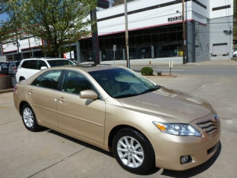 Sandy Beach Metallic Toyota Camry XLE.  Click to enlarge.