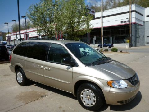 Light Almond Pearl Metallic Chrysler Town & Country LX.  Click to enlarge.