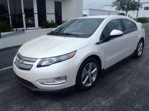 White Diamond Tricoat Chevrolet Volt .  Click to enlarge.