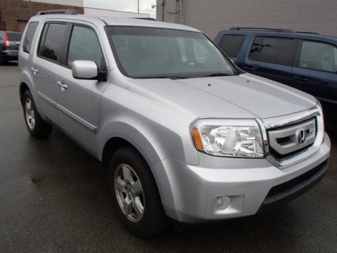 Alabaster Silver Metallic Honda Pilot EX 4WD.  Click to enlarge.