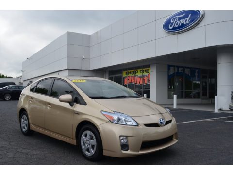 Sandy Beach Metallic Toyota Prius Hybrid II.  Click to enlarge.