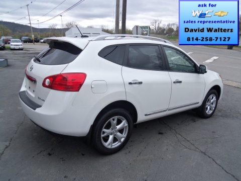 Pearl White Nissan Rogue S AWD.  Click to enlarge.