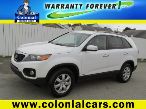 Snow White Pearl Kia Sorento LX AWD.  Click to enlarge.