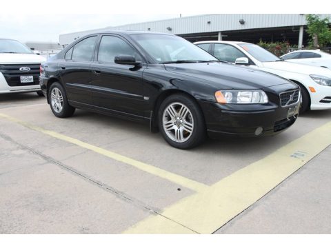 Black Sapphire Metallic Volvo S60 2.5T.  Click to enlarge.