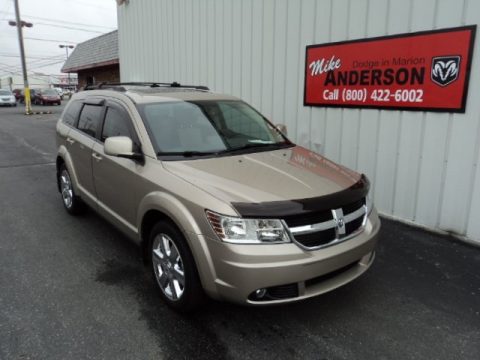Light Sandstone Metallic Dodge Journey SXT AWD.  Click to enlarge.