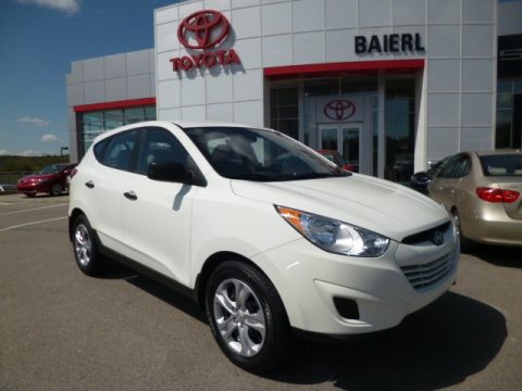 Cotton White Hyundai Tucson GLS.  Click to enlarge.