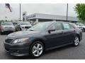 Front 3/4 View of 2010 Toyota Camry SE #6