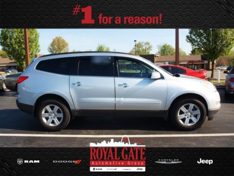 Silver Ice Metallic Chevrolet Traverse LT.  Click to enlarge.