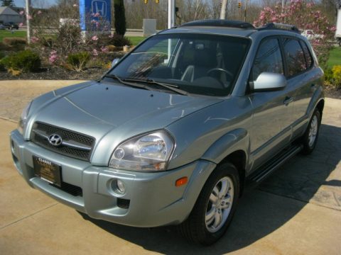 Alpine Frost Hyundai Tucson Limited 4WD.  Click to enlarge.