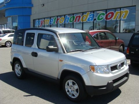 Alabaster Silver Metallic Honda Element LX.  Click to enlarge.