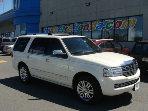 White Chocolate Tri-Coat Lincoln Navigator Ultimate 4x4.  Click to enlarge.