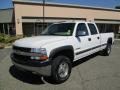 Front 3/4 View of 2002 Chevrolet Silverado 2500 LS Crew Cab 4x4 #2