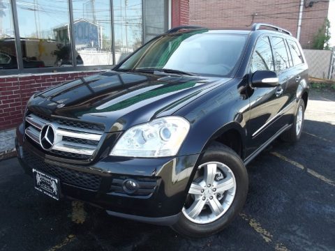 Black Mercedes-Benz GL 450.  Click to enlarge.
