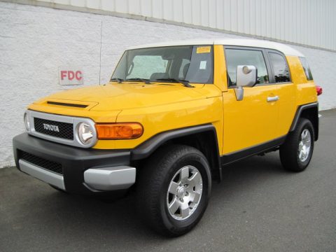 Sun Fusion Yellow Toyota FJ Cruiser 4WD.  Click to enlarge.