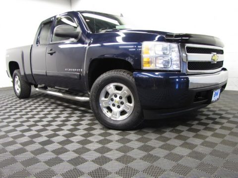 Dark Blue Metallic Chevrolet Silverado 1500 LT Extended Cab 4x4.  Click to enlarge.