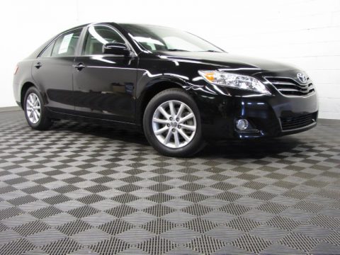 Black Toyota Camry XLE V6.  Click to enlarge.