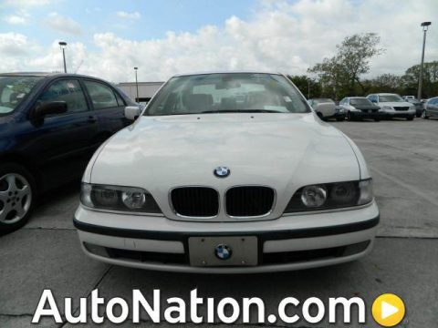 Alpine White BMW 5 Series 528i Sedan.  Click to enlarge.