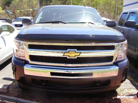 Imperial Blue Metallic Chevrolet Silverado 1500 LT Crew Cab 4x4.  Click to enlarge.
