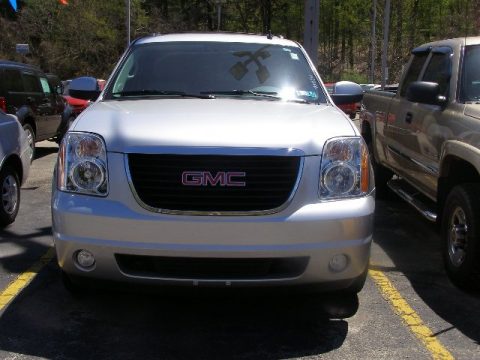 Quicksilver Metallic GMC Yukon XL SLT 4x4.  Click to enlarge.