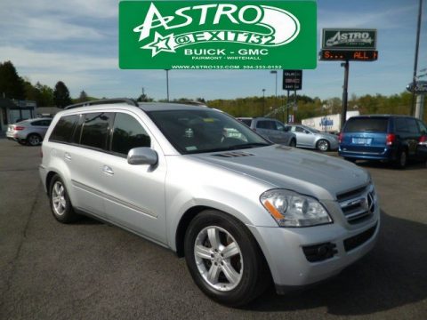 Iridium Silver Metallic Mercedes-Benz GL 450.  Click to enlarge.