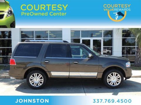 Stone Green Metallic Lincoln Navigator Luxury.  Click to enlarge.