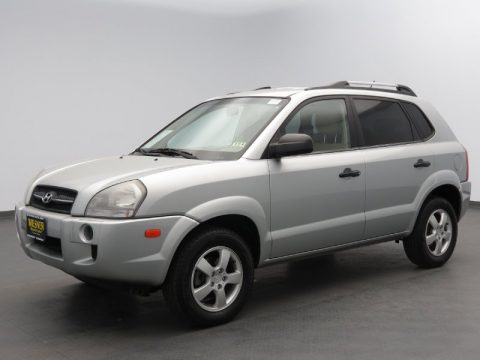 Platinum Metallic Hyundai Tucson GLS. Click to enlarge. Platinum Metallic Hyundai Tucson GLS. Click to enlarge.