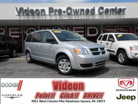 Bright Silver Metallic Dodge Grand Caravan SE.  Click to enlarge.
