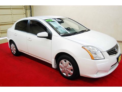 Aspen White Nissan Sentra 2.0.  Click to enlarge.