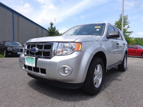 Ingot Silver Metallic Ford Escape XLT.  Click to enlarge.