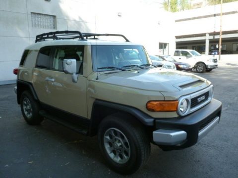 Quicksand Toyota FJ Cruiser 4WD.  Click to enlarge.