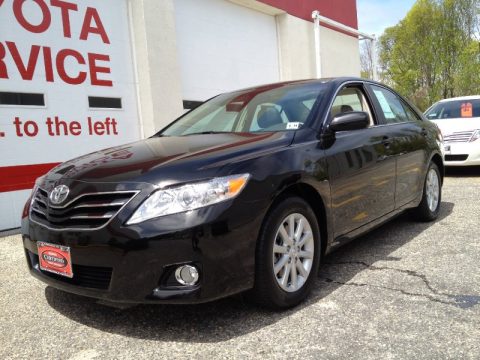 Black Toyota Camry XLE V6.  Click to enlarge.