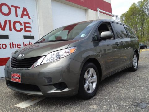 Cypress Green Pearl Toyota Sienna LE.  Click to enlarge.