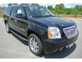 Front 3/4 View of 2013 GMC Yukon XL Denali AWD #2