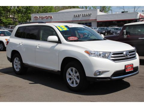 Blizzard White Pearl Toyota Highlander V6 4WD.  Click to enlarge.