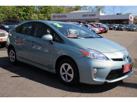 Sea Glass Pearl Toyota Prius 3rd Gen Two Hybrid.  Click to enlarge.