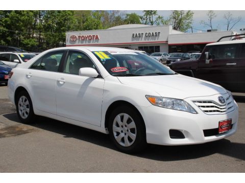 Super White Toyota Camry LE.  Click to enlarge.
