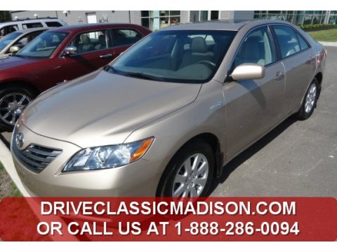 Desert Sand Metallic Toyota Camry Hybrid.  Click to enlarge.