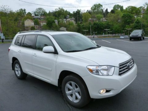 Blizzard White Pearl Toyota Highlander SE 4WD.  Click to enlarge.