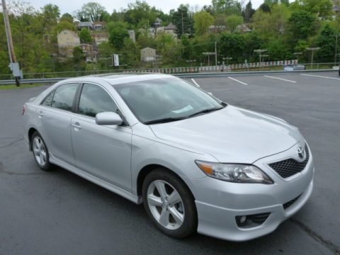 Classic Silver Metallic Toyota Camry SE.  Click to enlarge.