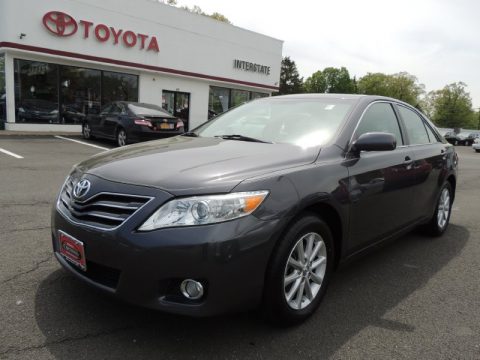 Magnetic Gray Metallic Toyota Camry XLE V6.  Click to enlarge.