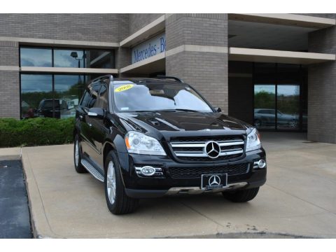 Black Mercedes-Benz GL 450 4Matic. Click to enlarge. Black Mercedes-Benz GL 450 4Matic. Click to enlarge.