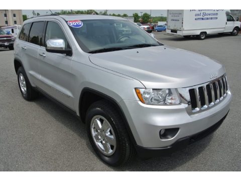 Bright Silver Metallic Jeep Grand Cherokee Laredo.  Click to enlarge.