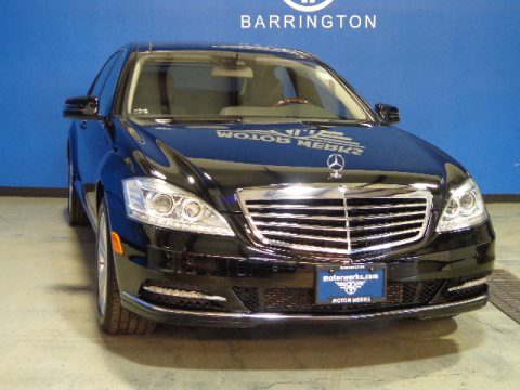 Black Mercedes-Benz S 550 4Matic Sedan.  Click to enlarge.