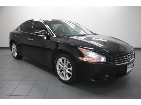 Super Black Nissan Maxima 3.5 SV Premium.  Click to enlarge.