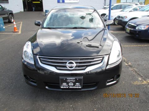 Super Black Nissan Altima 2.5 S.  Click to enlarge.
