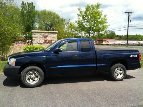 Patriot Blue Pearl Dodge Dakota ST Club Cab 4x4.  Click to enlarge.